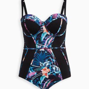 Torrid Slim Fix Underwire Piping One Piece Swimsuit size 4 D/ DD